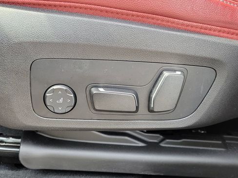 Used 2025 BMW X4 xDrive30i w/ M Sport Package AWD/4WD image 24