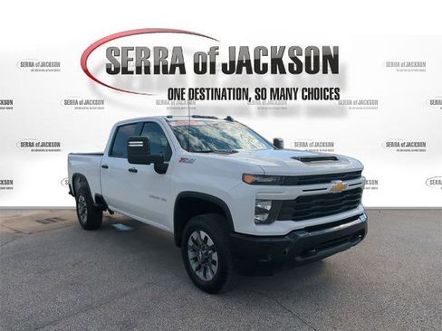 Used 2025 Chevrolet Silverado 2500 Custom w/ Z71 Off-Road Package image 2