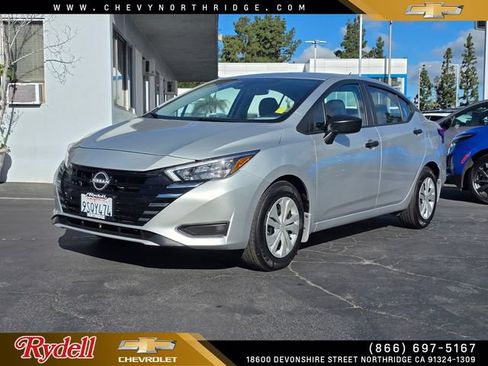 Used 2025 Nissan Versa S w/ Trunk Package FWD image 1