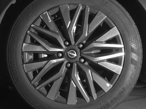 Used 2025 Nissan Altima 2.5 SV image 12