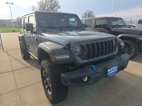 Used 2025 Jeep Wrangler Unlimited Rubicon 4xe w/ Convenience Group AWD/4WD image 2
