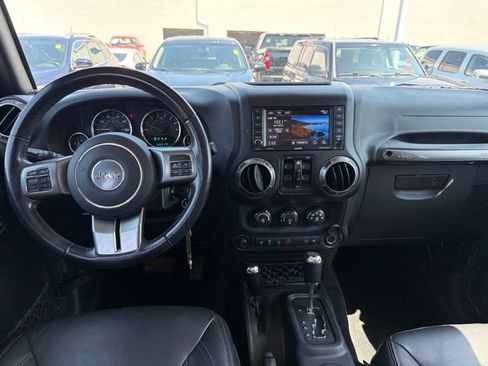 Used 2018 Jeep Wrangler Unlimited Sahara AWD/4WD image 20