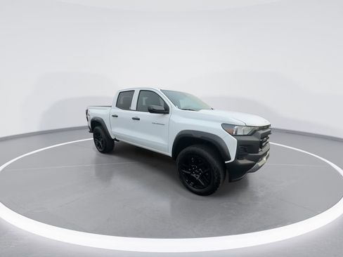 Used 2025 Chevrolet Colorado Trail Boss image 2