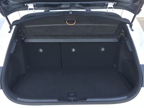 Used 2025 Toyota Corolla SE image 33