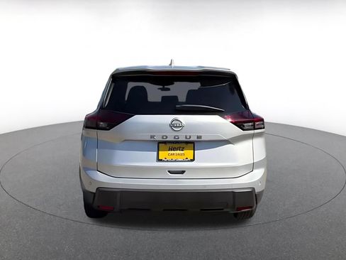 Used 2025 Nissan Rogue SV FWD image 10
