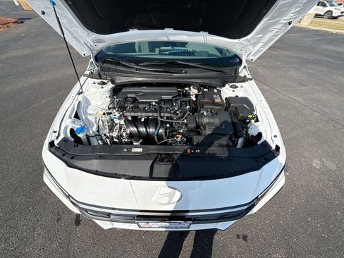 New 2026 Hyundai Elantra SEL Sport image 23