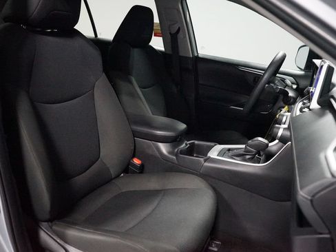 Certified 2025 Toyota RAV4 LE FWD image 27