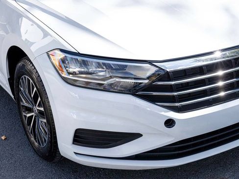 Used 2020 Volkswagen Jetta SE w/ SE Cold Weather Package FWD image 34