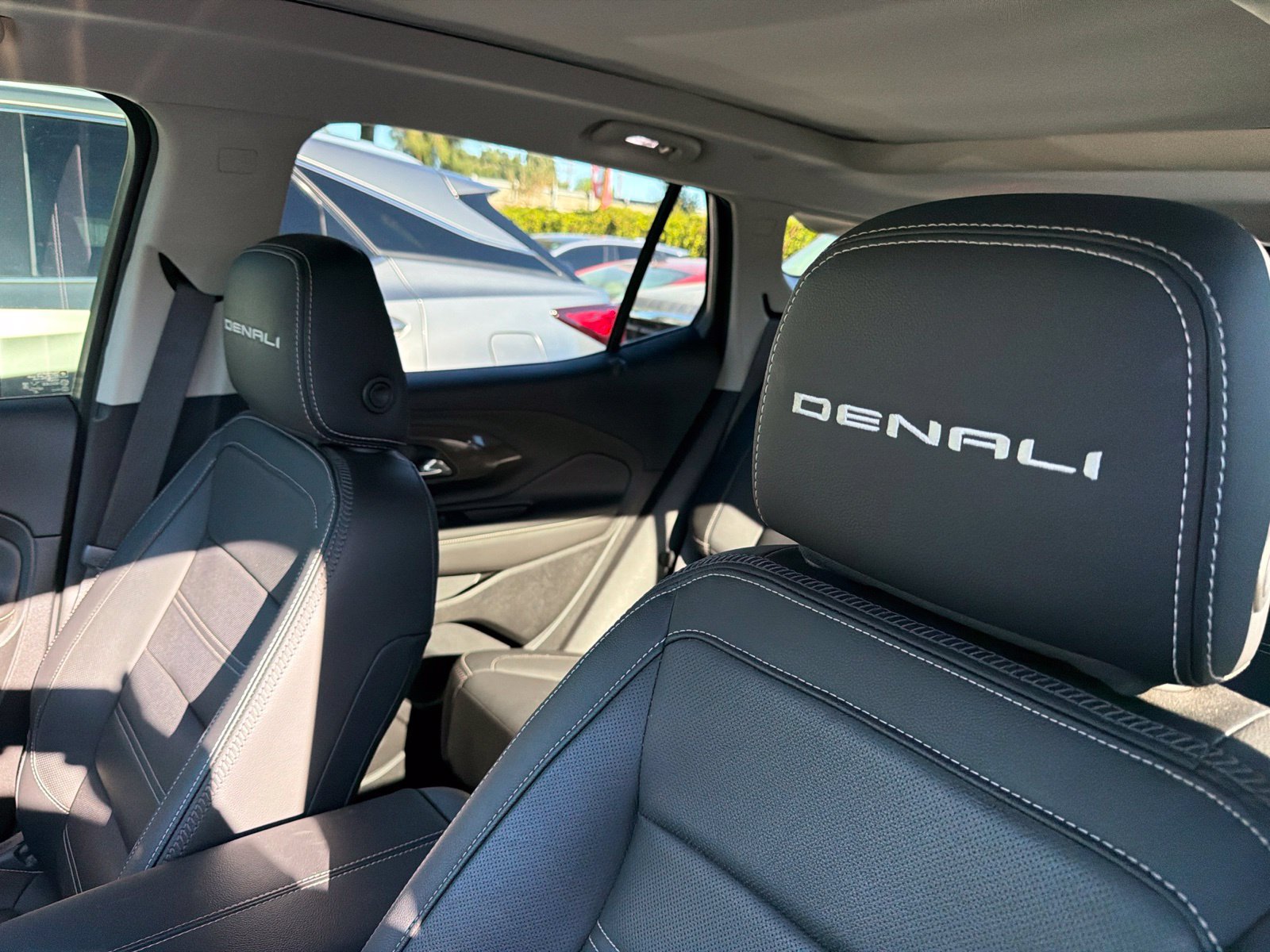 Used 2023 GMC Terrain Denali w/ Black Diamond Edition AWD/4WD image 7