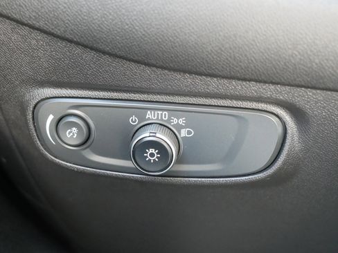 Used 2024 Chevrolet Equinox LS w/ LS Convenience Package image 26