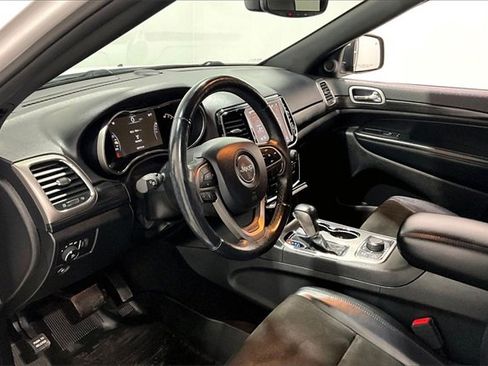 Used 2020 Jeep Grand Cherokee Altitude image 17