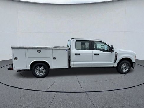 New 2024 Ford F250 XL w/ XL Chrome Package image 3