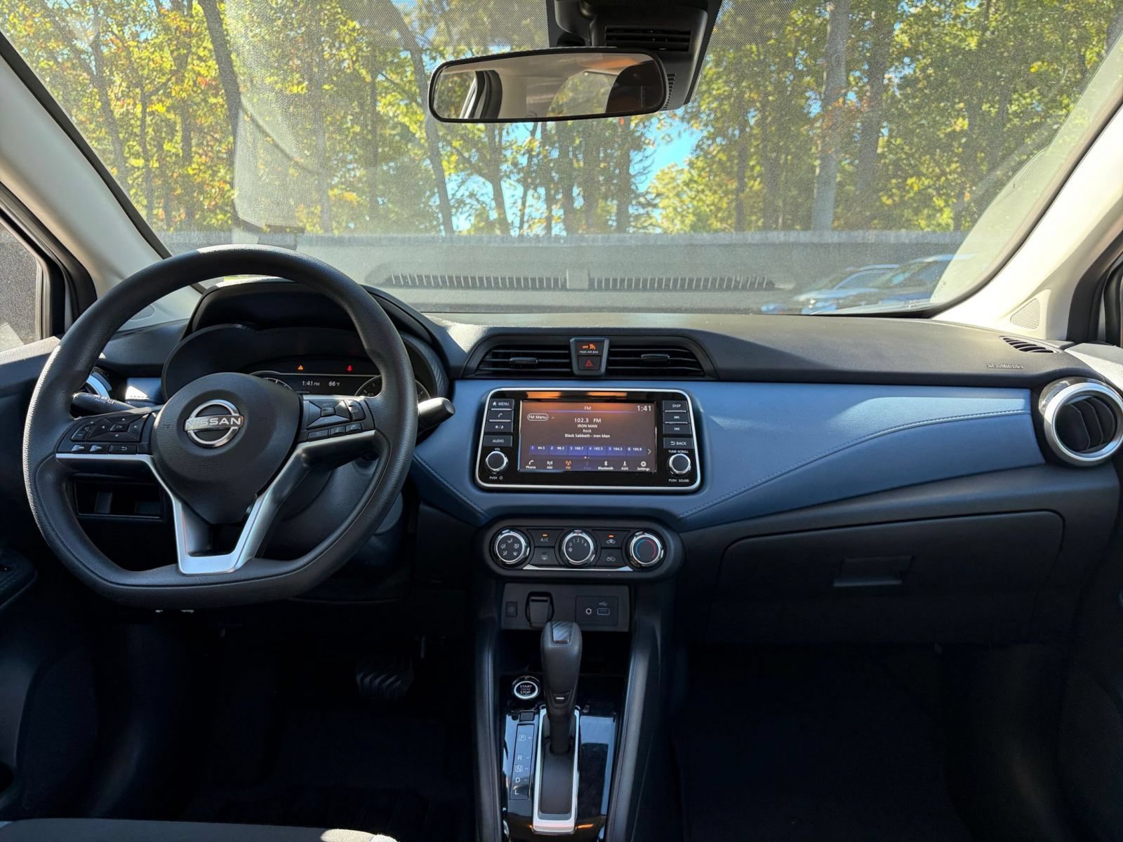 Used 2025 Nissan Versa SV FWD image 30