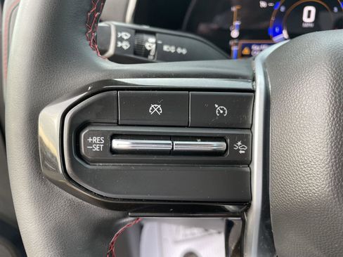 Used 2023 Chevrolet Colorado Z71 w/ Z71 Convenience Package 2 AWD/4WD image 18