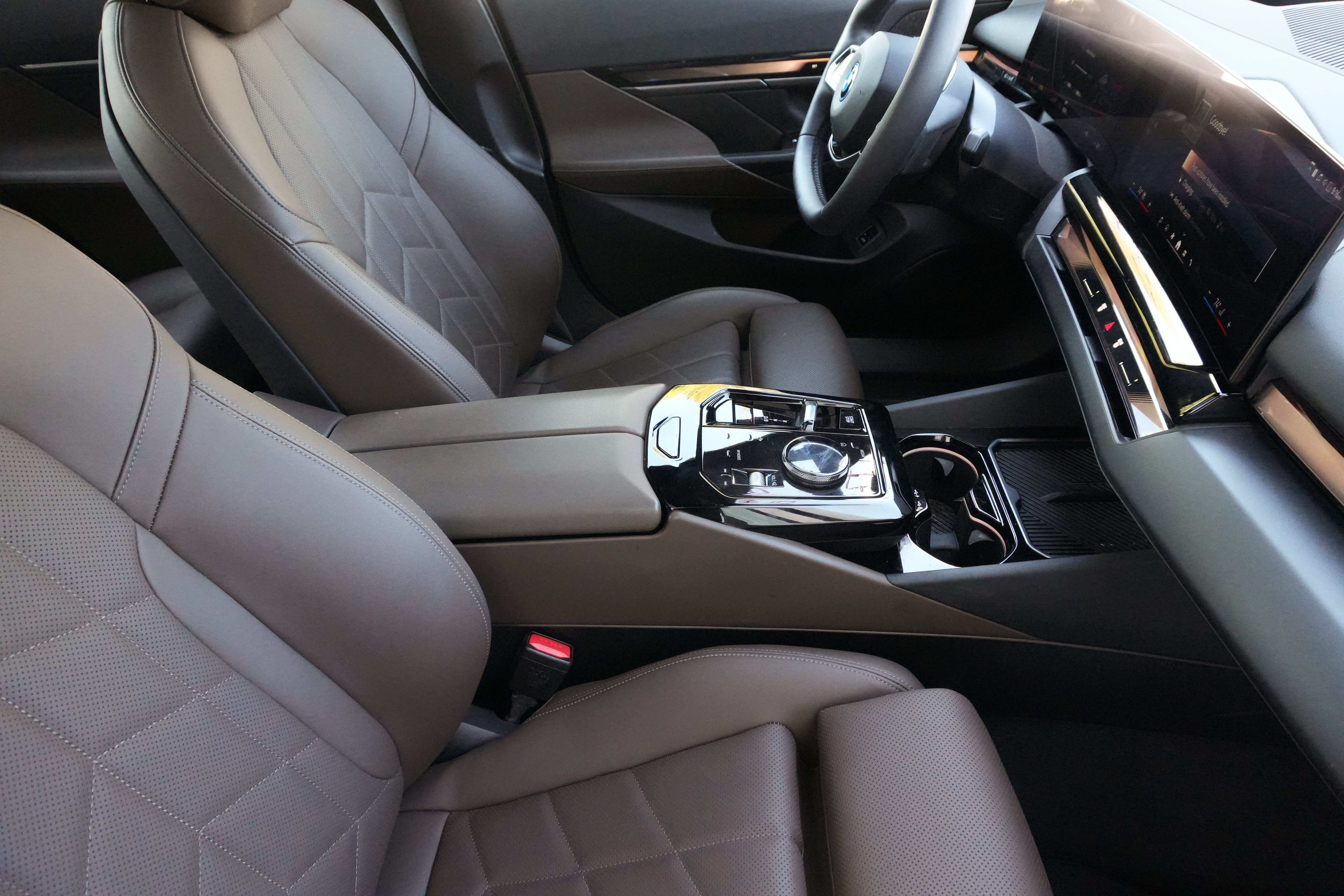 Certified 2024 BMW i5 eDrive40i w/ Premium Package RWD image 13