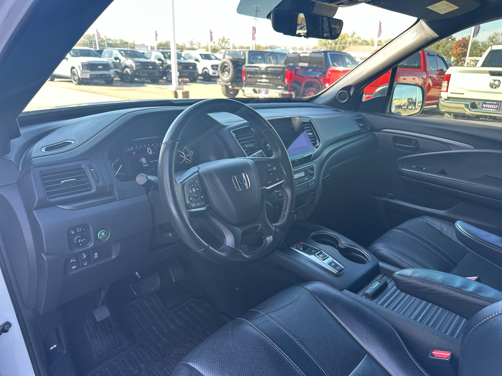 Used 2022 Honda Passport TrailSport image 2