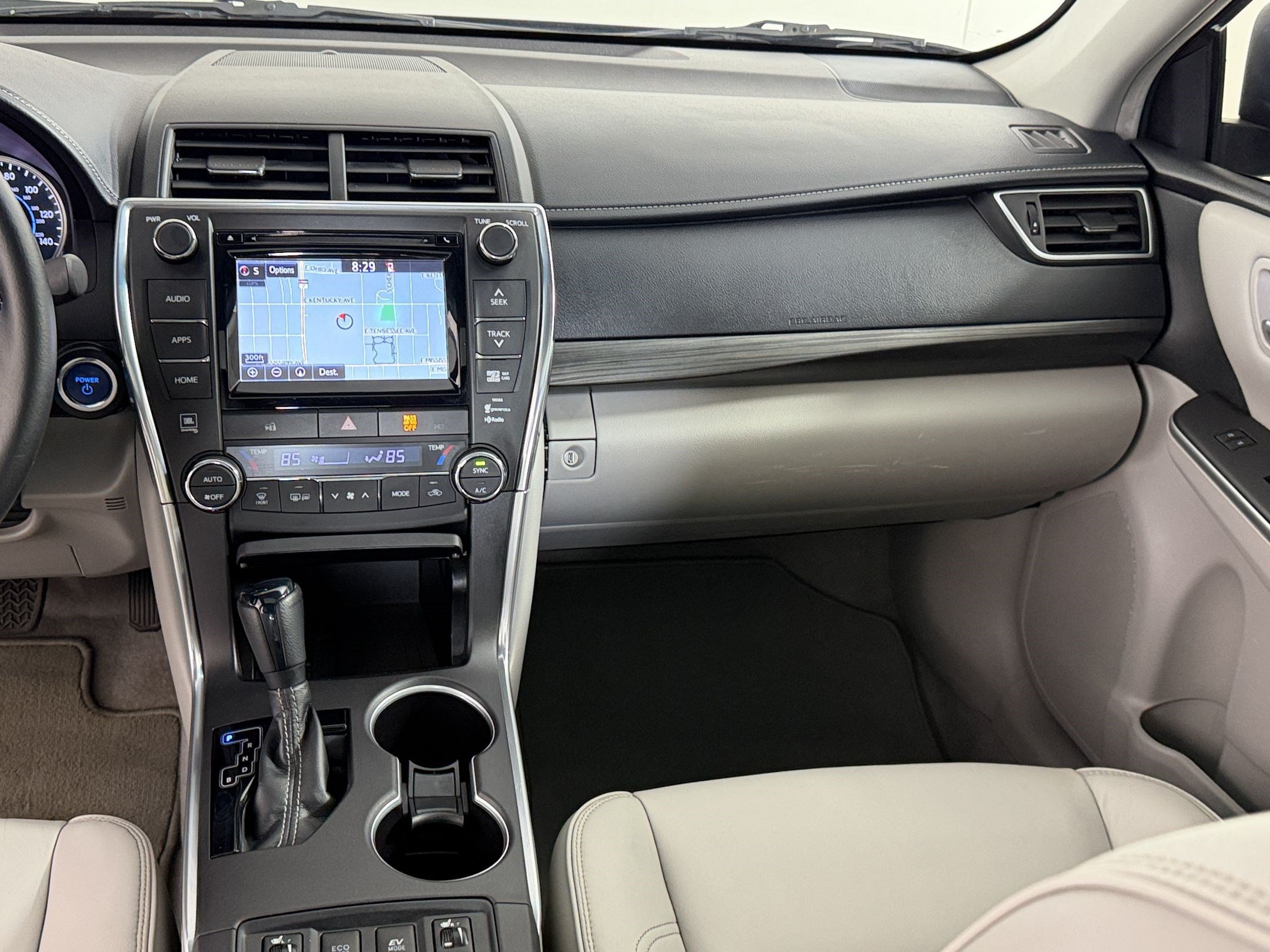 Used 2015 Toyota Camry XLE w/ Moonroof Package FWD image 30