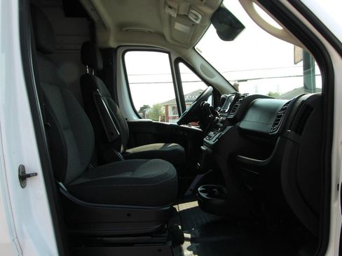 Used 2023 RAM ProMaster 2500 FWD image 10