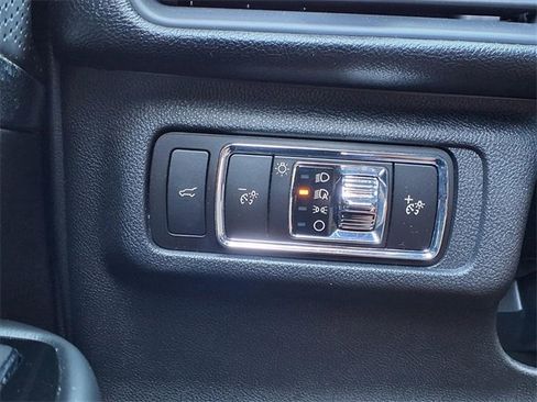 Used 2023 Lincoln Corsair Reserve image 16