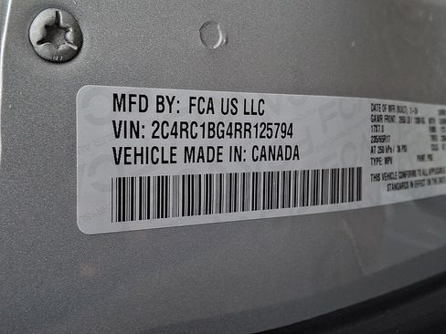 Used 2024 Chrysler Pacifica Touring-L FWD image 29