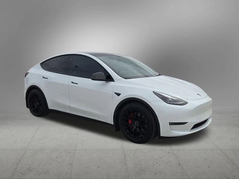 Used 2022 Tesla Model Y Performance image 8