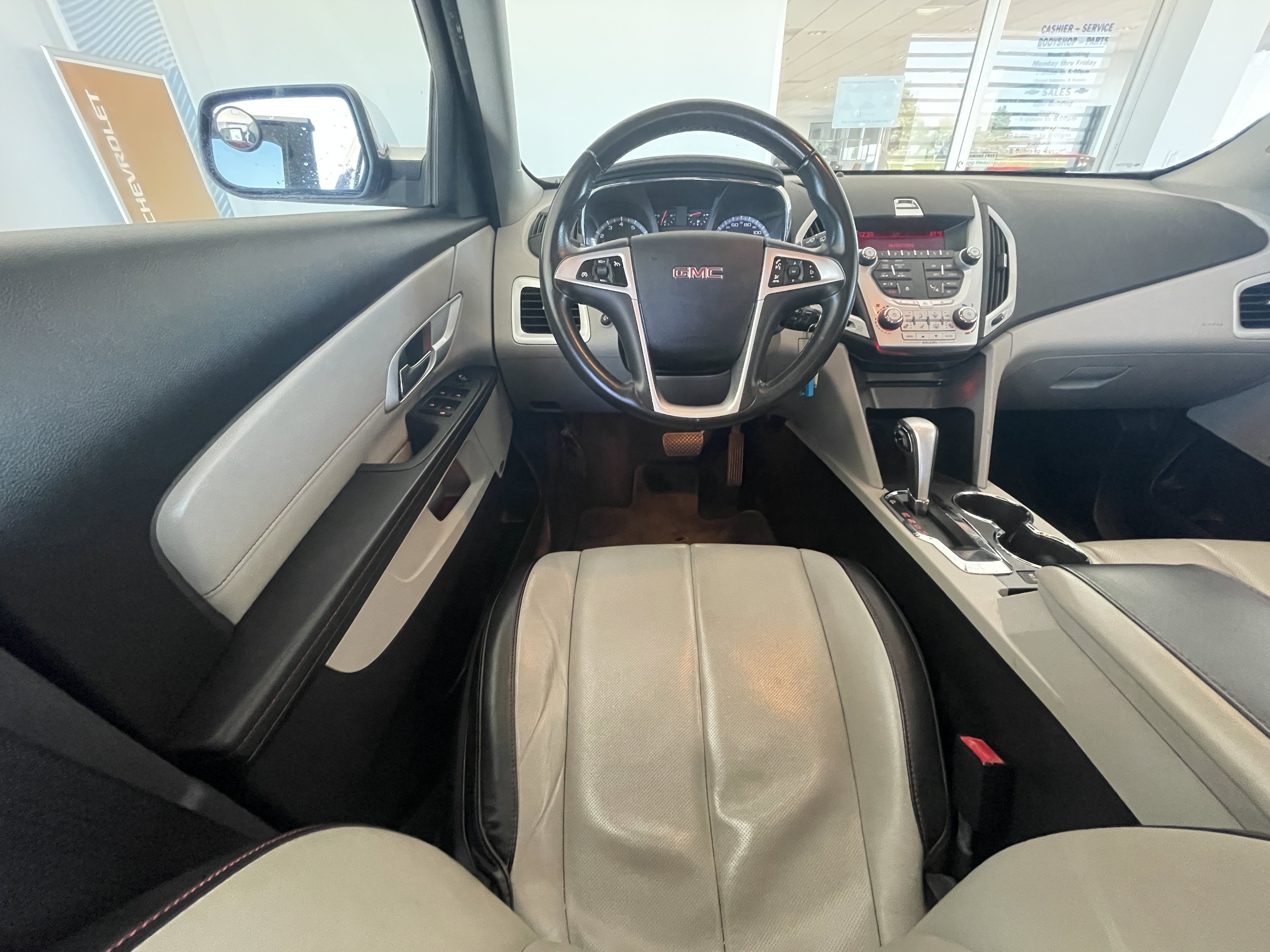 Used 2010 GMC Terrain SLT AWD/4WD image 3