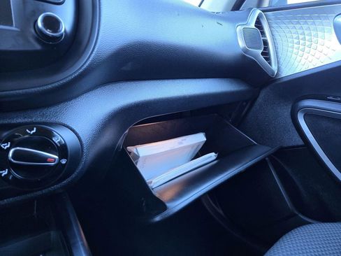 Used 2023 Kia Soul LX w/ LX Technology Package image 13