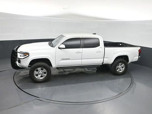 Used 2023 Toyota Tacoma SR5 RWD image 33