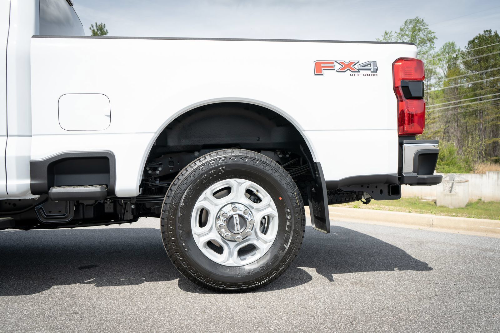 New 2026 Ford F350 XLT w/ XLT Premium Package AWD/4WD image 6