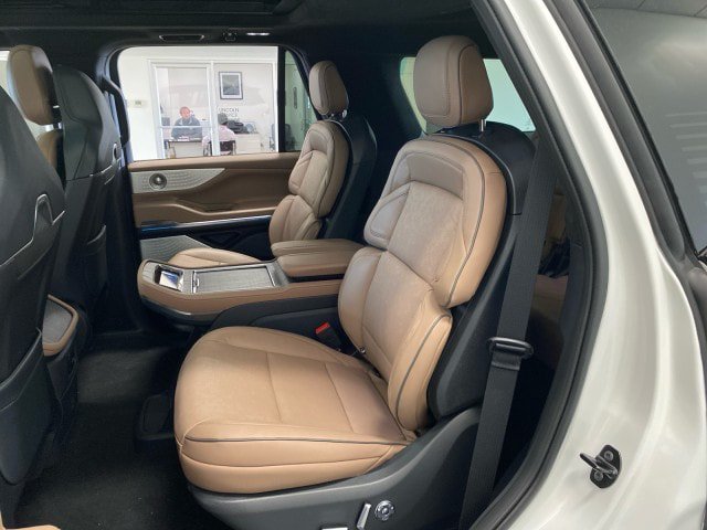 New 2026 Lincoln Navigator Black Label AWD/4WD image 42