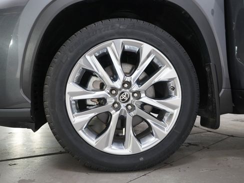 Used 2024 Toyota Highlander Limited AWD/4WD image 36