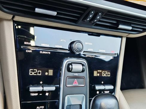 Used 2019 Porsche Cayenne AWD/4WD image 28