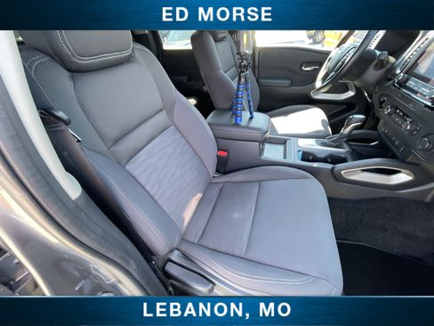 Used 2023 Nissan Frontier SV AWD/4WD image 25