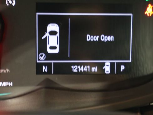 Used 2021 Chevrolet Trax LT w/ Redline Edition image 38