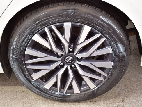 Used 2025 Nissan Altima 2.5 SV image 32