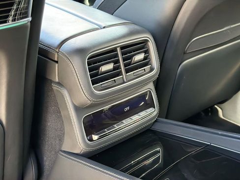 Used 2022 Mercedes-Benz Maybach GLS 600 4MATIC image 22