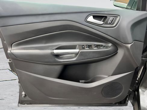 Used 2018 Ford Escape SE image 34