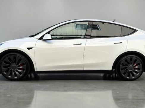 Used 2023 Tesla Model Y Performance AWD/4WD image 3