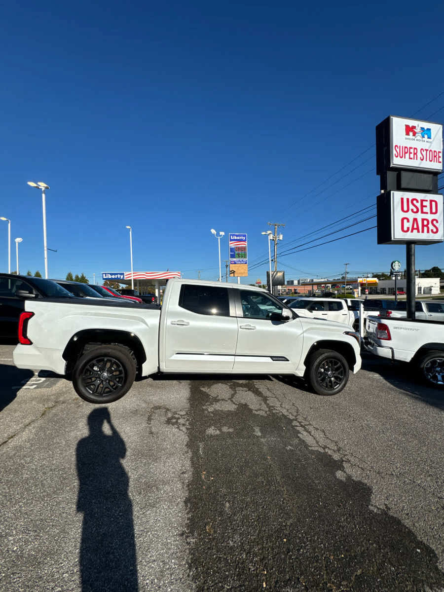 Used 2024 Toyota Tundra Platinum AWD/4WD image 18