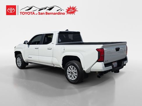 Certified 2025 Toyota Tacoma SR5 AWD/4WD image 3