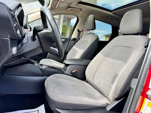 Used 2020 Ford Escape SE image 16