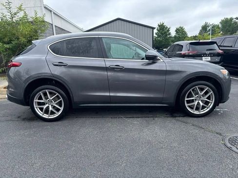 Used 2018 Alfa Romeo Stelvio AWD image 6