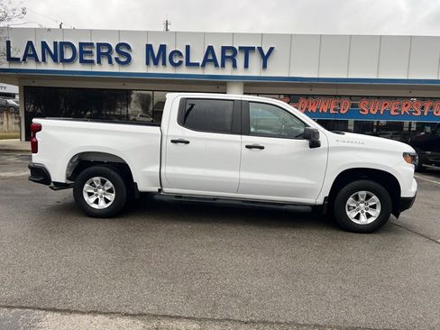 Used 2022 Chevrolet Silverado 1500 W/T w/ WT Value Package image 3