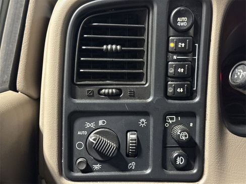 Used 2006 Chevrolet Tahoe LS w/ Smart Select Package image 16