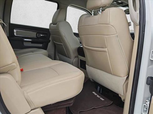 Used 2014 RAM 2500 Laramie w/ Convenience Group image 18