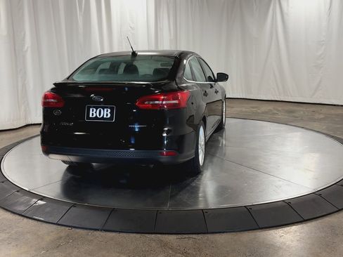 Used 2016 Ford Focus Titanium image 9