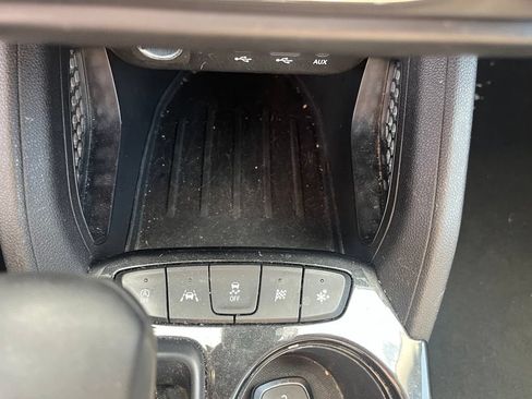 Used 2021 Chevrolet TrailBlazer LT w/ Convenience Package FWD image 17
