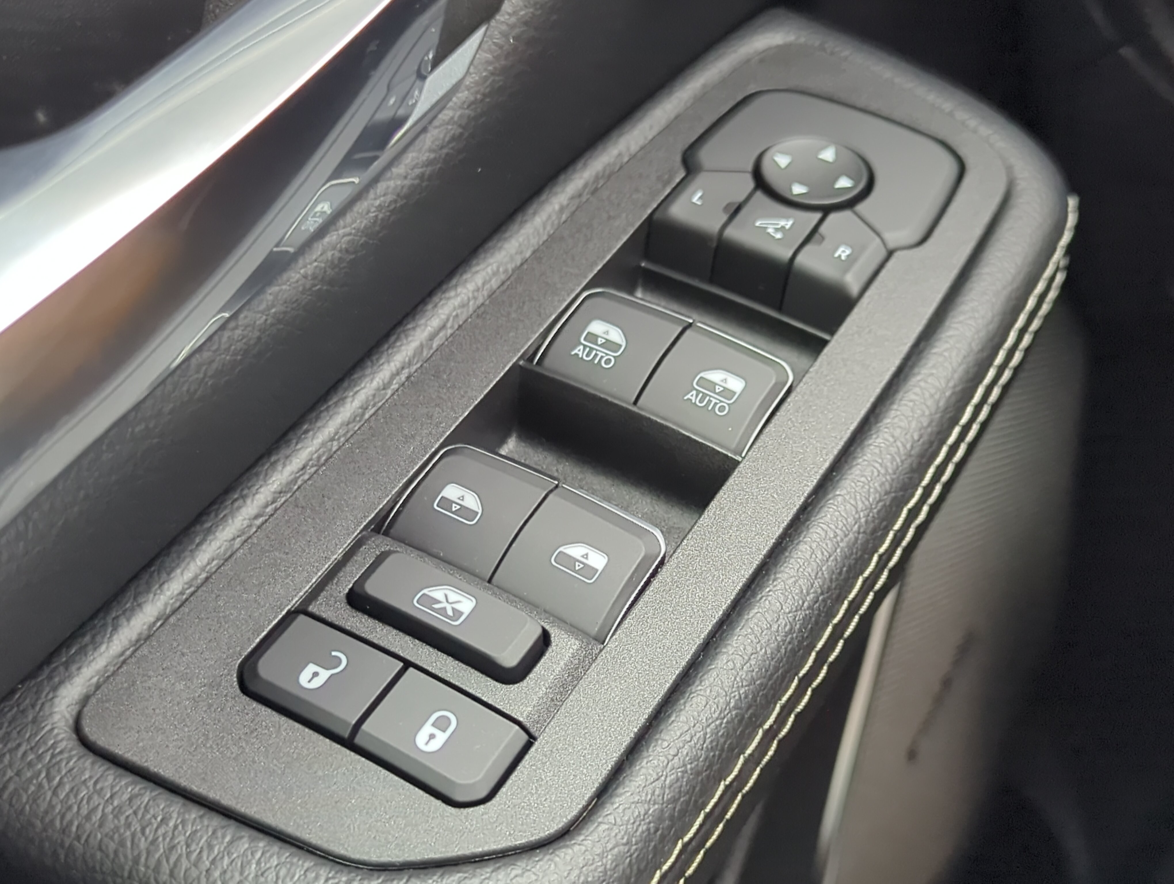 Used 2025 RAM 1500 Laramie w/ Night Edition AWD/4WD image 22