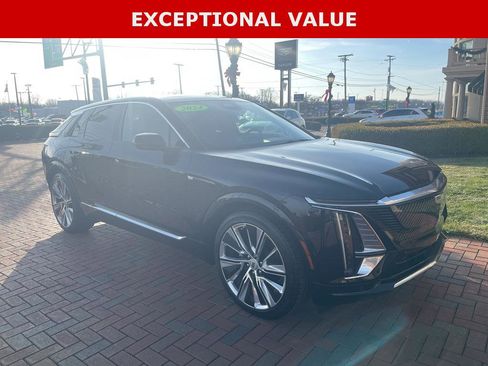 Used 2024 Cadillac Lyriq Luxury w/ LPO, Floor Liner Package image 5