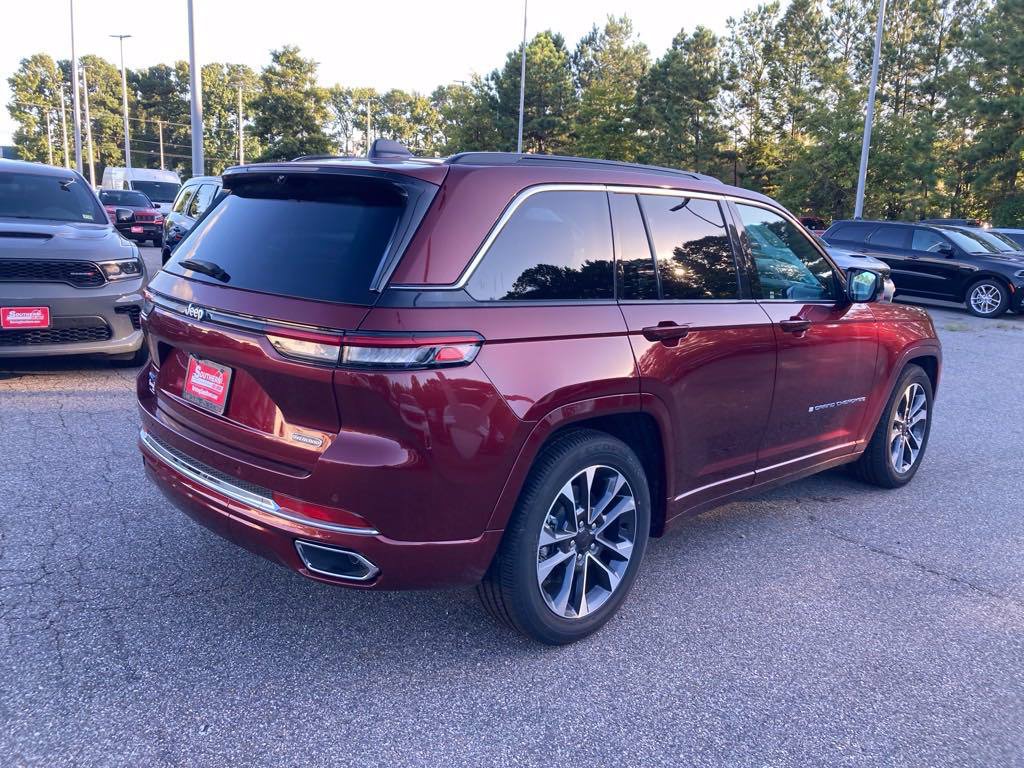 New 2024 Jeep Grand Cherokee Overland w/ Advanced Protech Group III AWD/4WD image 5